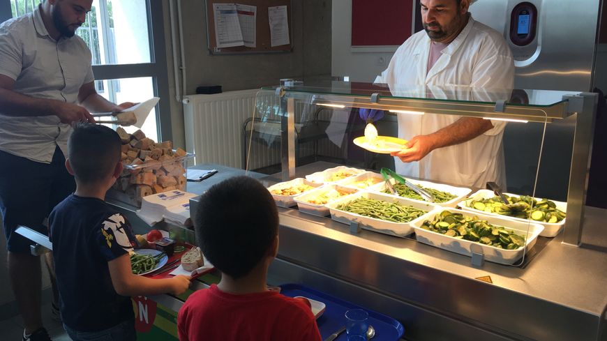 Cantines de Nouméa, une « pépite » dans notre boîte mel ce matin…